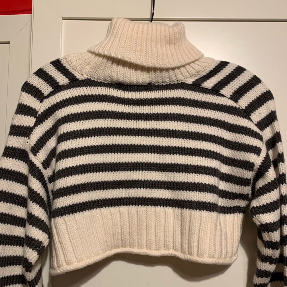 Cropped sweater
